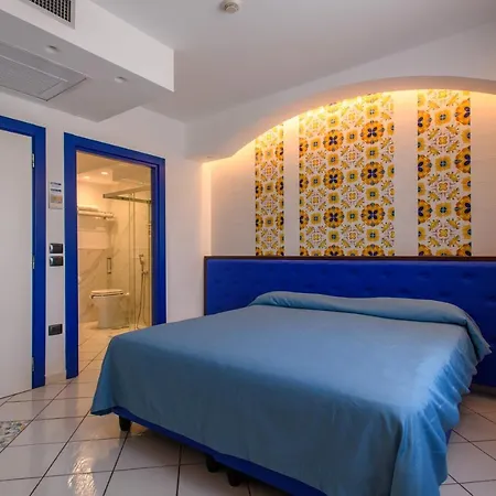 Ancora Hotell 4*