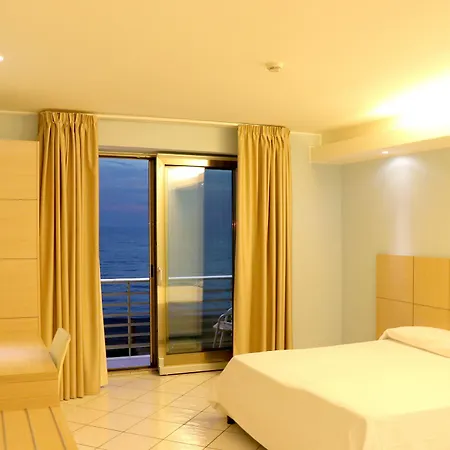 Ancora Hotell 4*