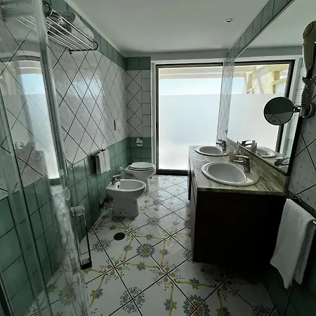 Ancora 4* Pontecagnano