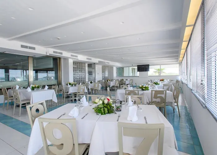 Ancora 4* ポンテカニャーノ