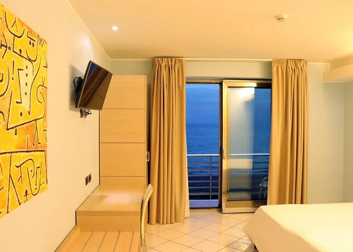 Ancora ポンテカニャーノ